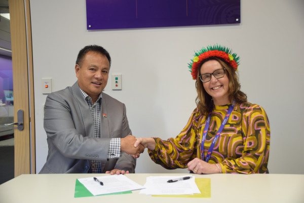 Whānau Awhina Plunket CE Fiona Kingsford and Kiribati Minister of Health Dr Tinte Itinteang