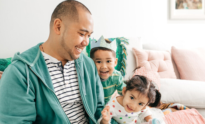 Being smoke free around your child Dad reading to children
