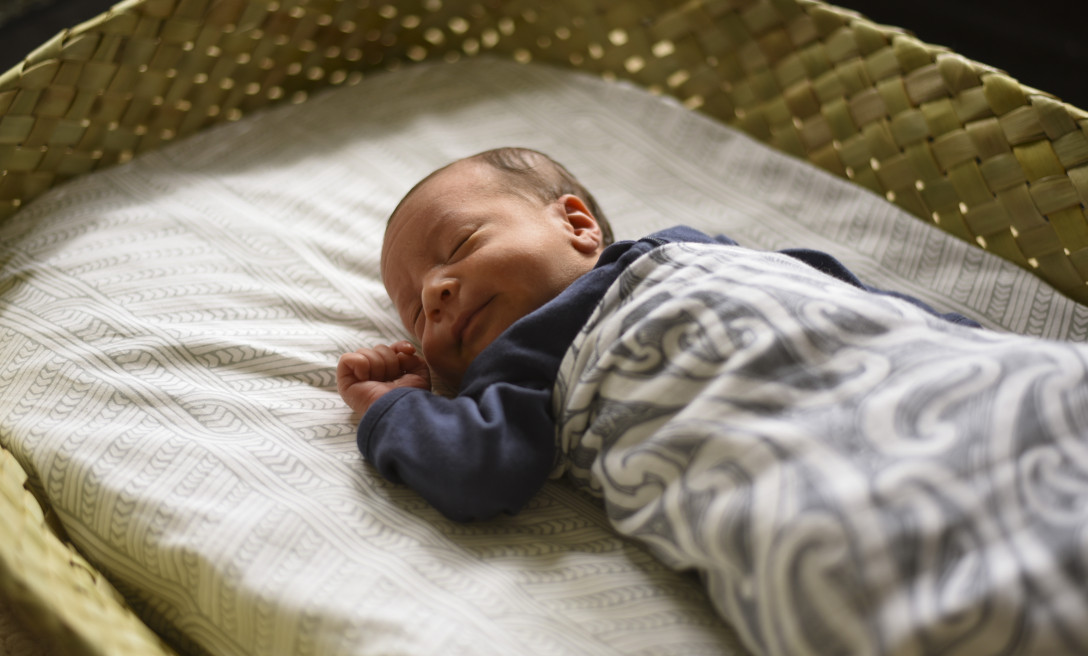 Safe cosleeping / sharing a bed with your baby » Whānau Āwhina Plunket